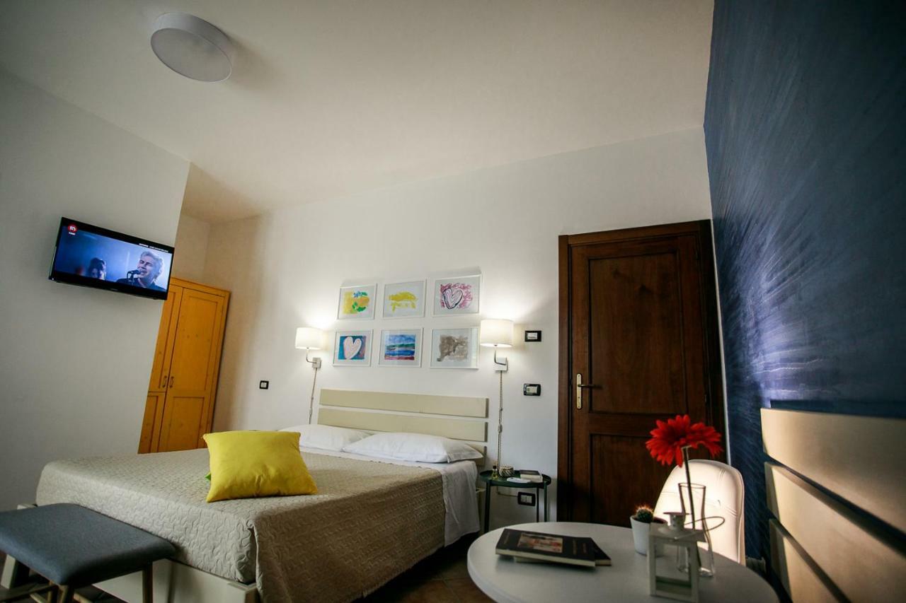 Scirocco House * Oliveri
